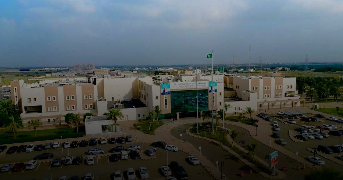 جازان تنجح في "ياماني": زراعة عدسات متقدمة بتقنية التثبيت دون غرز