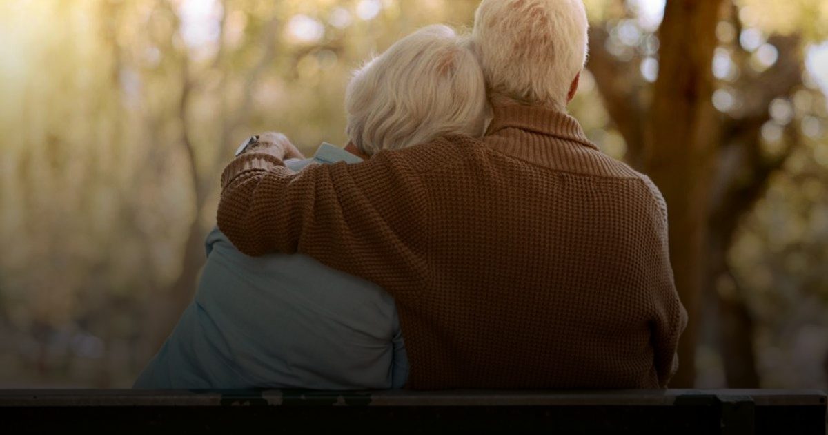 استشاري: العلاقة الحميمة ضرورة للزوجين بعد الخمسين وآثار سلبية لتوقفها