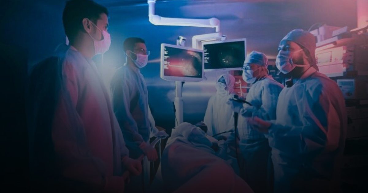 استخدام التقنيات الطبية الحديثة لمتابعة الحالة الصحية للحجاج في مكة المكرمة