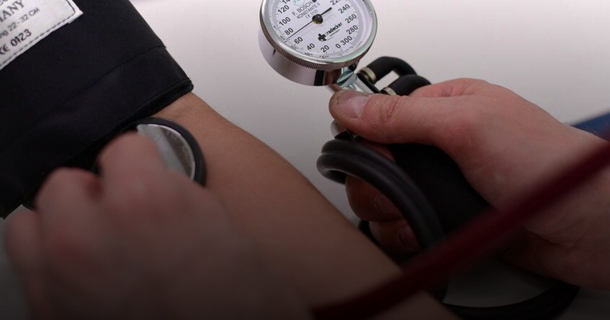 ليست ساعات النوم فقط.. عدم "انتظام المواعيد" يرفع خطر ضغط الدم بنسبة 71%