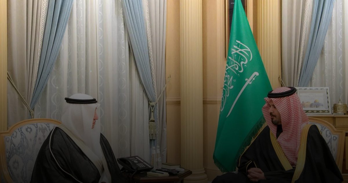 أمير منطقة المدينة المنورة يلتقي رئيس مجلس إدارة جمعية ربيع طيبة لرعاية مرضى الفشل الكلوي