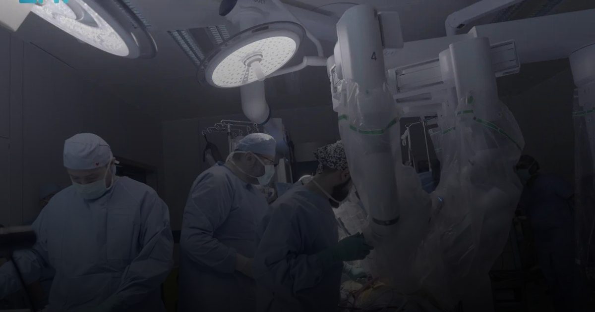 الروبوت الجراحي يجري استبدال صمام للقلب بمكة المكرمة