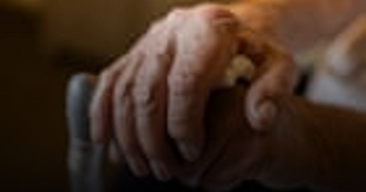 دراسة: ممارسات تقييد وتخدير مرضى الخرف في إنجلترا