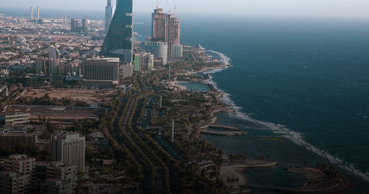 مُحافظ جدة يشهد توقيع مذكرة تفاهم بين برنامج "لنبادر" وجمعية الرعاية الصحية الداعمة