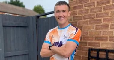 شاب بريطاني يواجه شبح الخرف المبكر بمبادرة مؤثرة