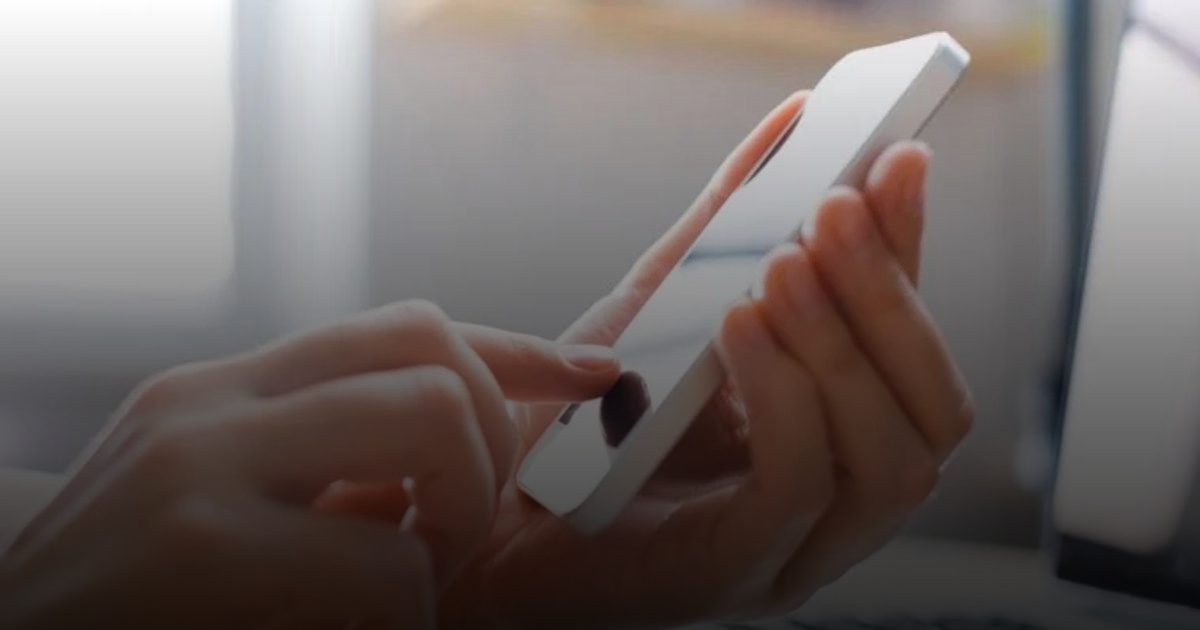 لتجنب البواسير... لا تستخدم الهاتف أثناء قضاء الحاجة