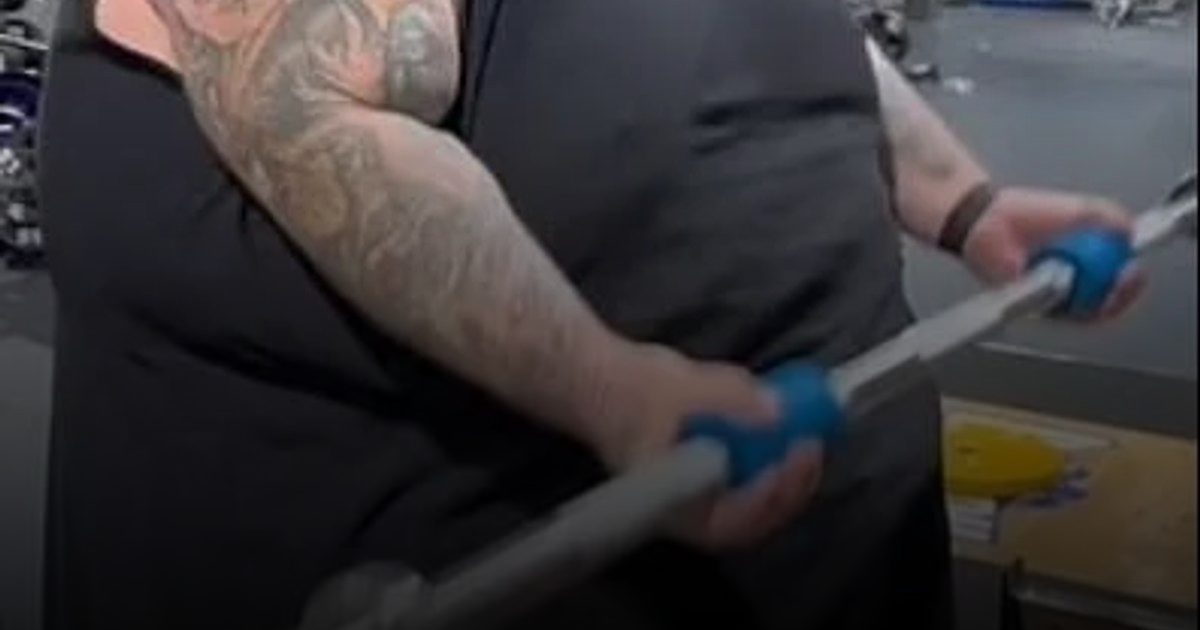 بعد فشل "أوزمبيك" شرائح اللحوم والدجاج تفقده 135 كلغ