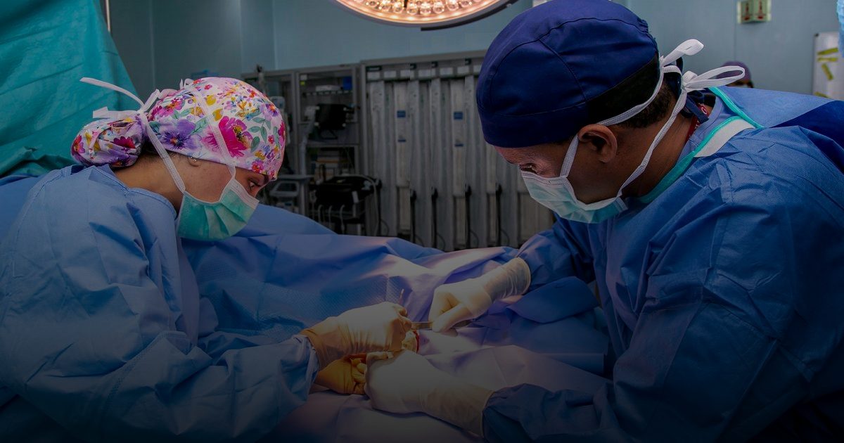 "التخصصي" يعالج انسداد الشرايين الطرفية بتقنية مبتكرة تعيد تدفق الدم دون جراحة