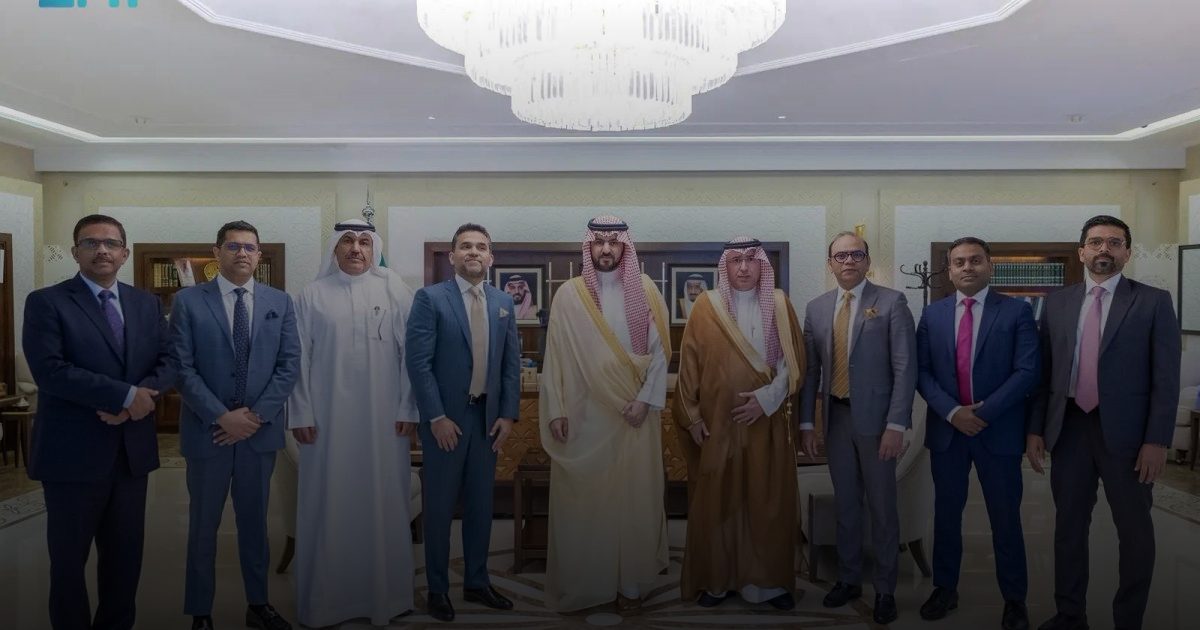 نائب أمير المنطقة الشرقية يستقبل مسؤولي مجموعة برجيل الطبية