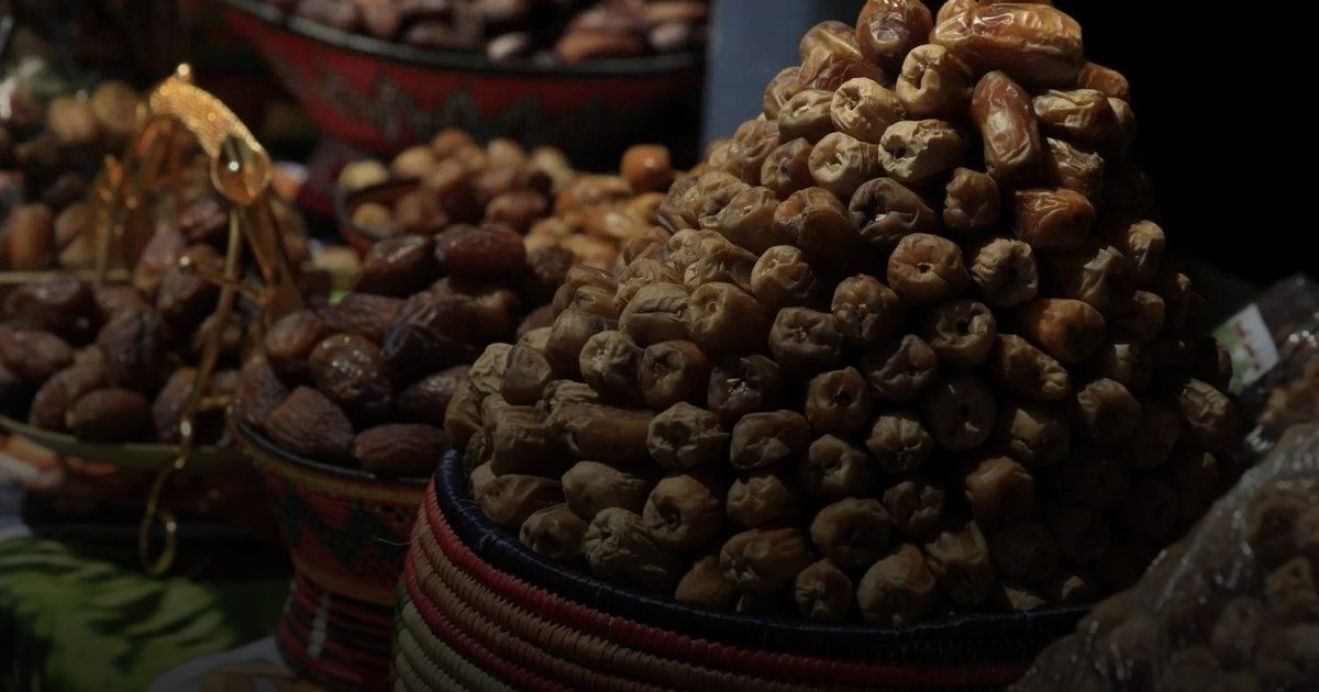 التمر والصحة الجنسية.. مكمل طبيعي وليس بديلاً للعلاج الطبي