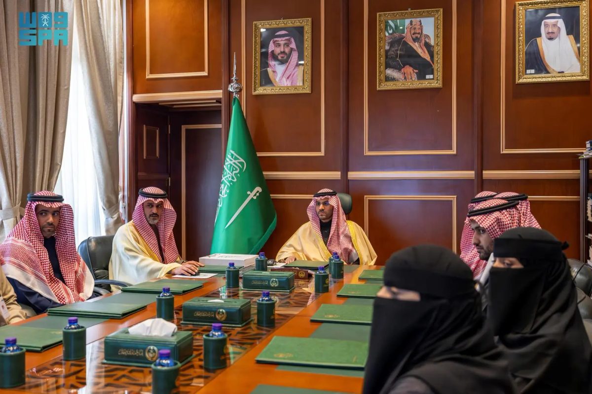 نائب أمير حائل يستقبل مدير فرع وزارة الصحة بالمنطقة