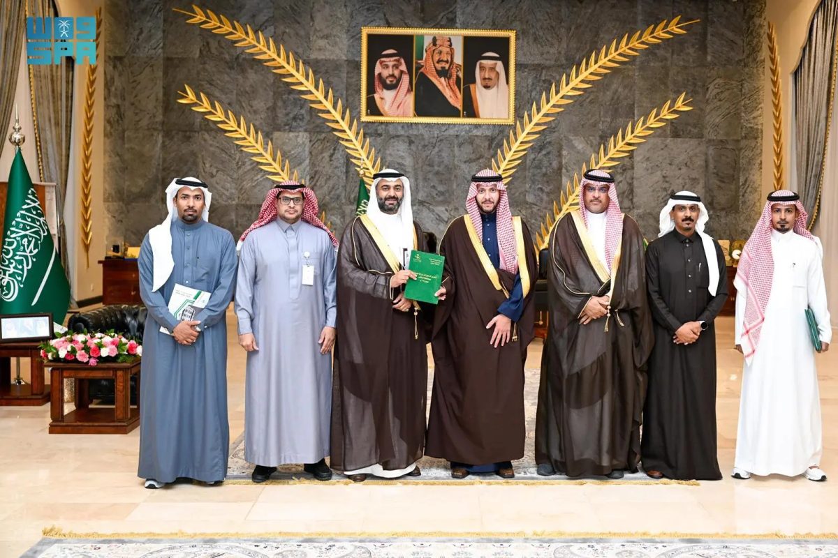 الأمير سعود بن نهار يلتقي مدير فرع وزارة الصحة بالمحافظة