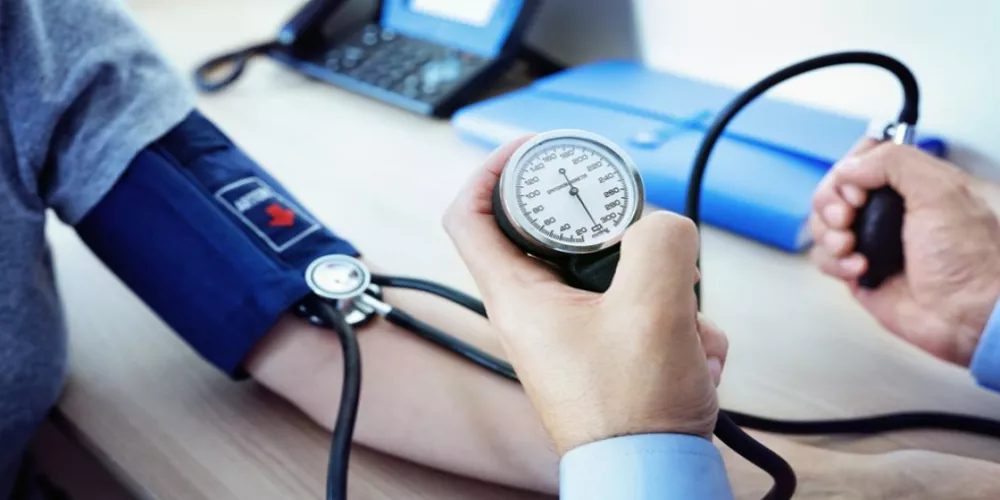 أهم 7 أخطاء تؤثر على قراءات ضغط الدم