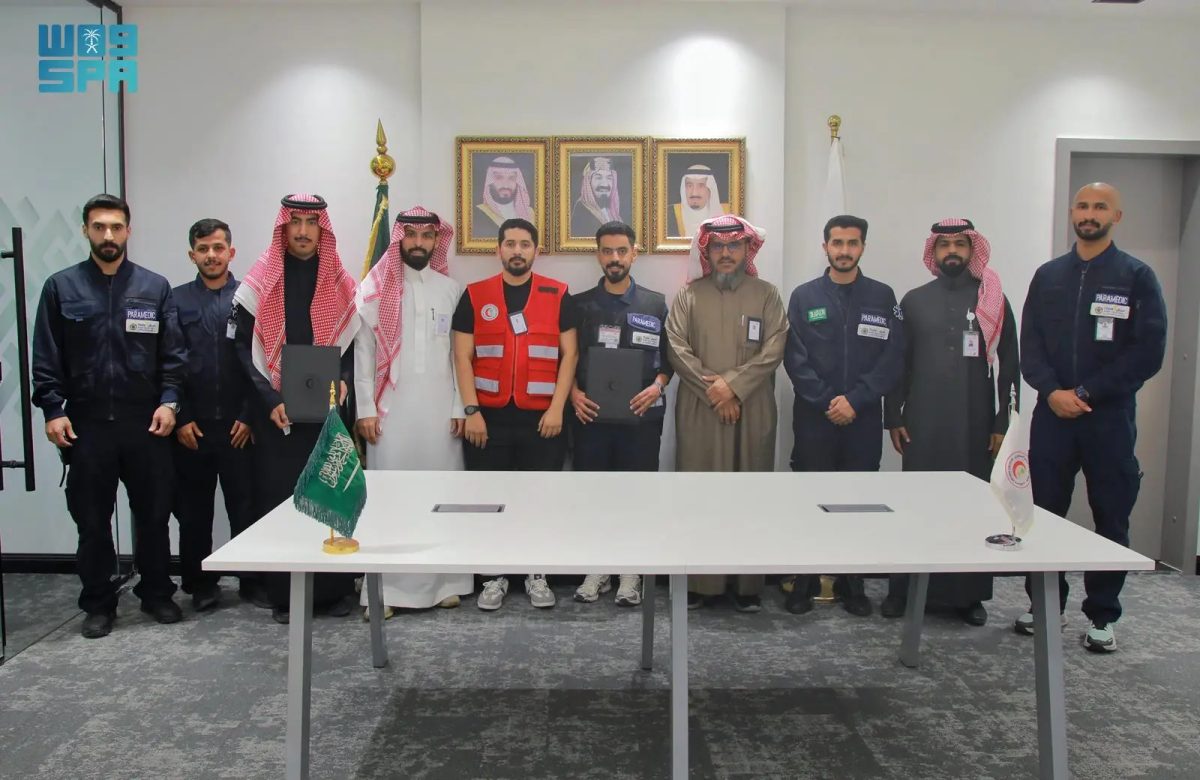 "الهلال الأحمر" وفريق "واحد" للنقل الإسعافي توقعان اتفاقية تعاون