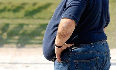 دراسة: الزواج من مسببات السمنة لدى الرجل