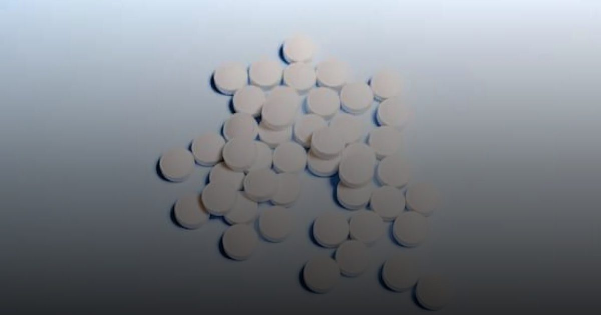 دراسة جديدة تكشف العلاقة بين المكسرات والتهاب الرتج لدى النساء