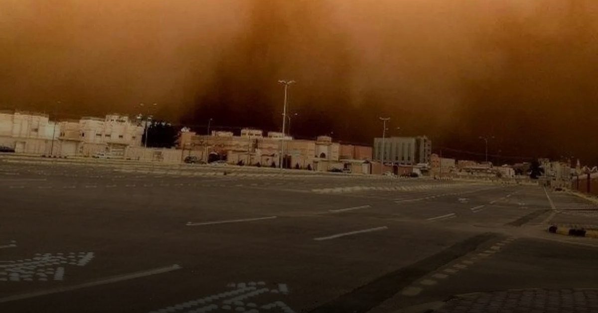 رياح نشطة وأتربة مثارة تضرب العاصمة و21 محافظة حتى المساء