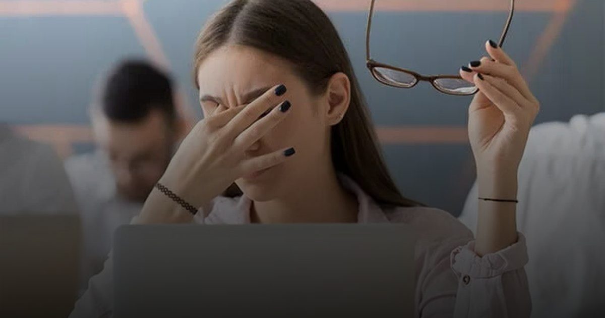 إدمان الشاشات يسبب "إرهاق العين المزمن" ويضعف جودة الرؤية