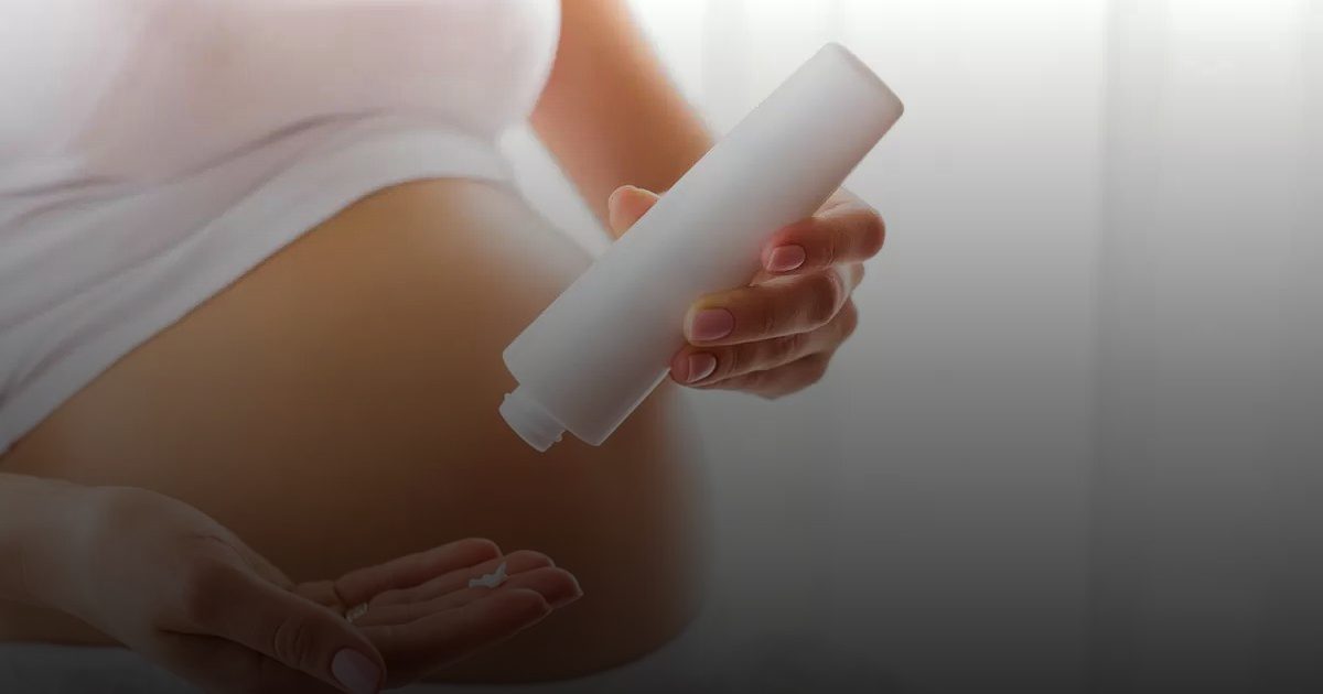 ما هي منتجات العناية بالبشرة المسموحة والممنوعة أثناء الحمل؟