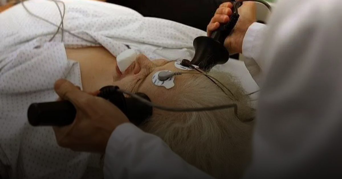 العلاج بالصدمات الكهربائية قد يُفاقم الحالة النفسية للمرضى ويزيد من خطر الانتحار