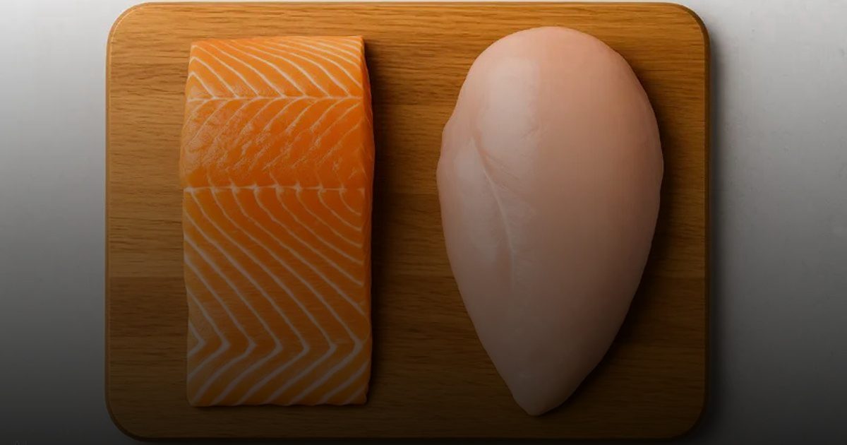 "صراع البروتين".. من يربح رهان "القلب" بين السلمون والدجاج؟