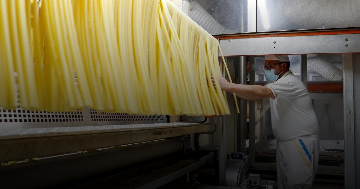 الصحة العالمية: تناول النودلز يوميًا يؤثر على الكلى والقلب