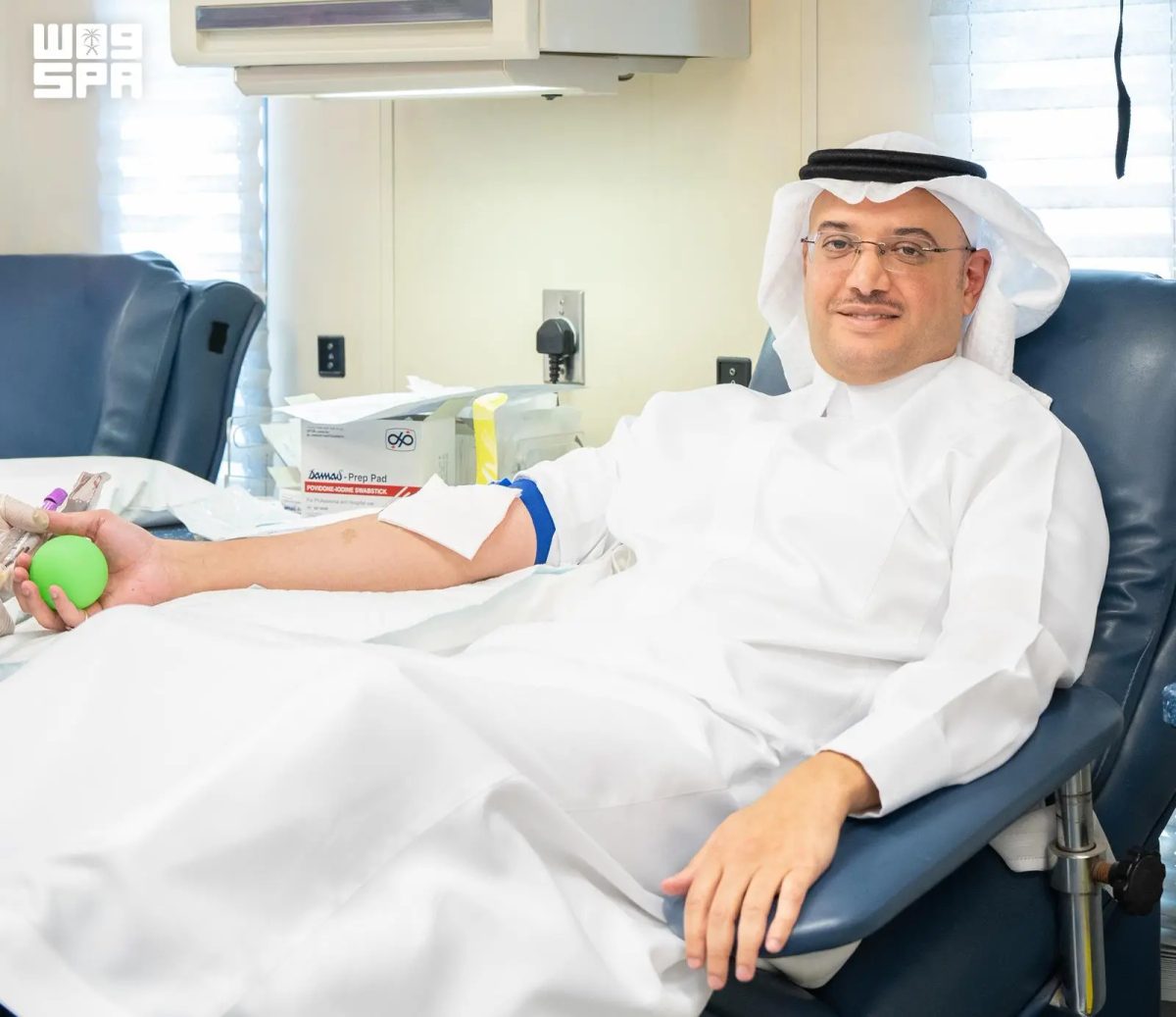 الأمير سعود بن طلال يحتفي باليوم العالمي للتبرع بالدم