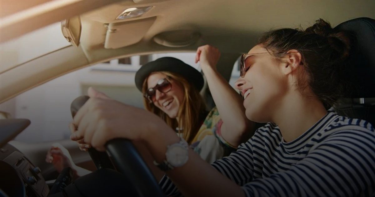 دراسة تُحذر من الاستماع إلى الأغاني والموسيقى الصاخبة أثناء القيادة