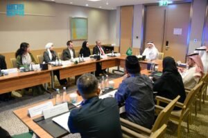 الربيعة يستعرض إنجازات المملكة أمام إعلاميين دوليين