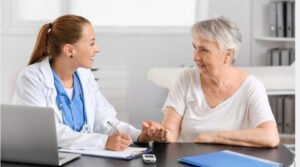 استئصال المبيضين قبل الخمسين يضاعف خطر “ألزهايمر” لدى النساء