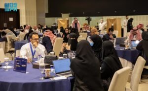 100 شخص يتنافسون في هاكاثون الذكاء الاصطناعي بأمراض العيون بمدنية الرياض
