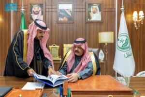 أمير حائل يستقبل مدير فرع وزارة الصحة والرئيس التنفيذي للتجمع الصحي