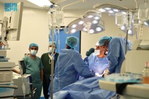 مركز الملك سلمان للإغاثة يدشّن المشروع الطبي التطوعي لجراحة المسالك البولية في محافظة عدن