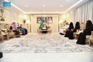 “أمير نجران” يُدشِّن النظام المطوّر للخدمات الصحية بالمستشفى الجامعي