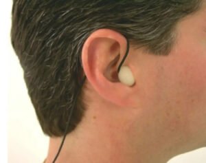 ميكروفون في الأذن.. يكتشف مرض الزهايمر مبكرًا