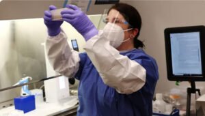 أول وفاة بشرية بإنفلونزا الطيور تُثير مخاوف من تحورات الفيروس