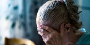 دراسة: النساء اللاتي يستخدمن العلاج بالهرمونات البديلة أكثر عرضة للإصابة بألزهايمر