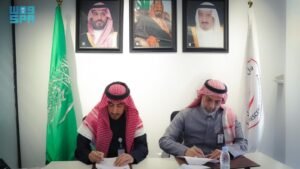 “الهلال الأحمر” و”لازم للنقل الإسعافي” توقعان اتفاقية لتعزيز الخدمات الطبية الإسعافية