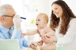 إعتام عدسة العين عند الأطفال.. أهم العلامات المبكرة وطرق العلاج