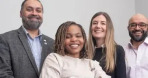 جراحة ثقب المفتاح لأول مرة لإزالة ورم بالمخ عن طريق العين