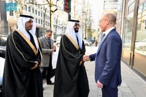 رئيس هيئة الغذاء والدواء يلتقي الرئيس التنفيذي للمعهد الأوروبي للابتكار والتكنولوجيا