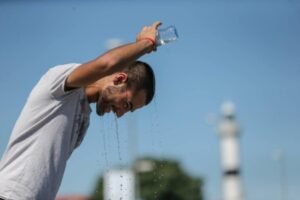 دراسة: الطقس الحار يزيد مخاطر أمراض القلب