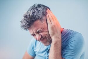 دراسة: علاج منزلي فعّال لطنين الأذن