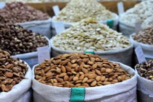 دراسة: تناول المكسرات بانتظام يدعم صحة «الأيض» ويحمي من أمراض القلب