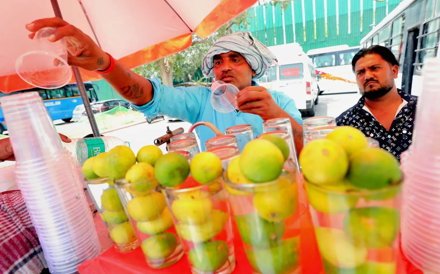 8 مشروبات باردة تشعرك بالانتعاش في حرارة الصيف 