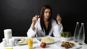 كم ساعة يجب أن تفصل بين وجبة وأخرى؟