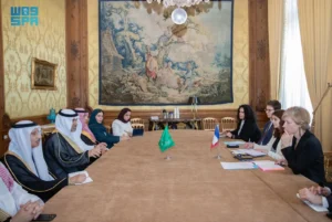 وزير الصحة يعقد لقاءات ثنائية في باريس لبحث التعاون الصحي