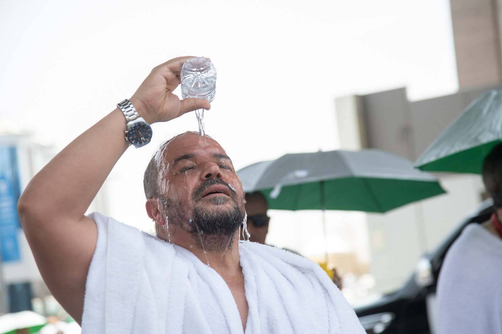 في الحج .. الإجهاد الحراري.. الصداع والغثيان والتعرق من أعراضه 