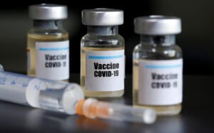 “FDA” تطلب من مصنعي لقاح الكورونا وضع تحذير من حالة قلبية