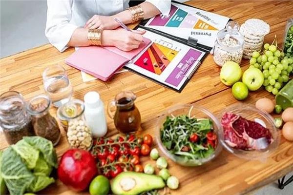 استعدادًا للامتحانات.. تناول هذه الأطعمة والمشروبات خلال الموجه الحارة 